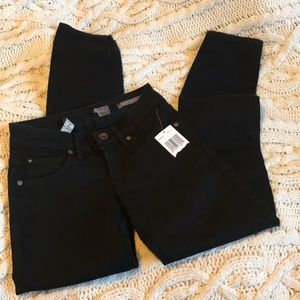 NWT guess black power curvy mid rise skinny jeans